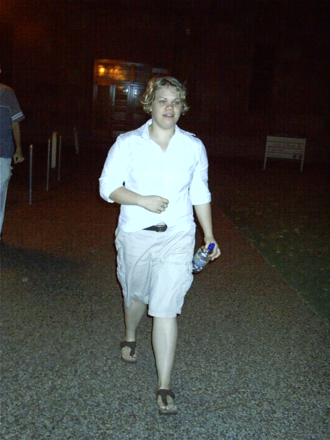 Braggy arrives.