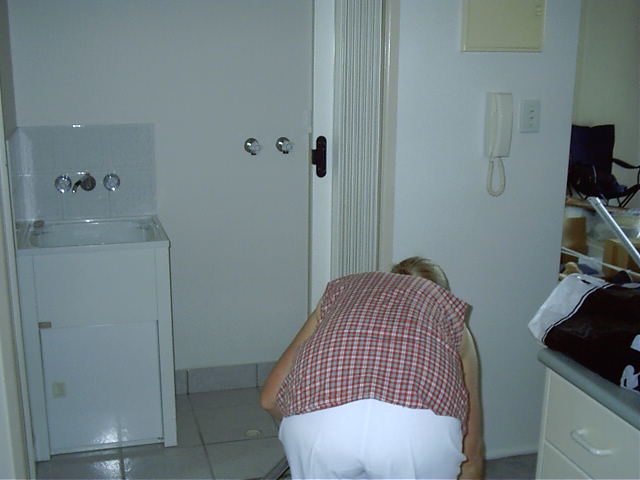 The laundry area. And mum's (_)_).