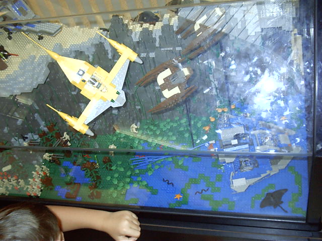 It's like StarWars! Only in Lego form!!!!