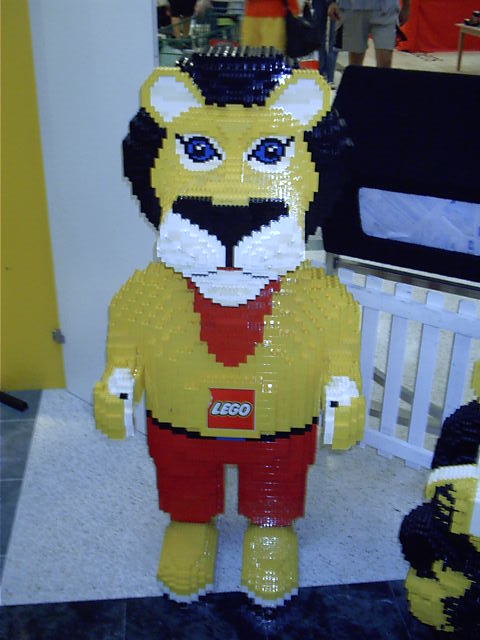 'Help me! I need Courage.... and testicles.'