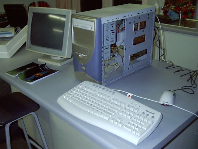 My sisters new computer comes alive.