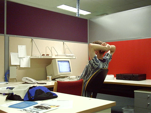 Darren relaxes over some VB.