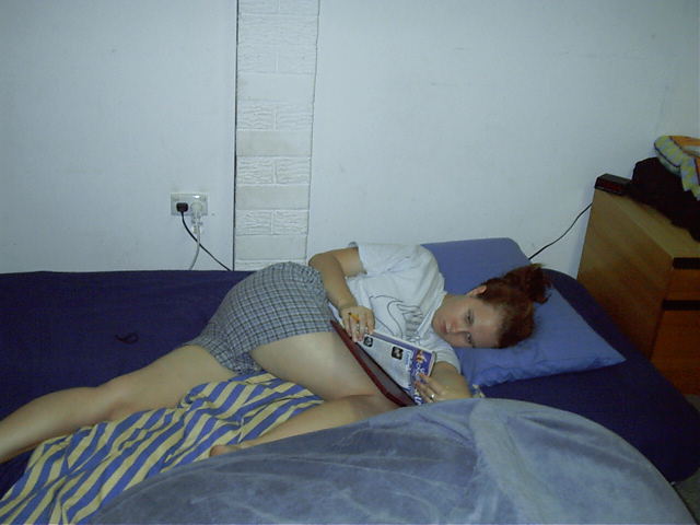 Katie relaxes before the dinner.