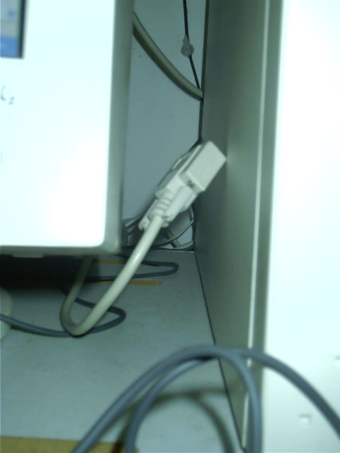 Monitor extension cable so i can easily see what server is displaying