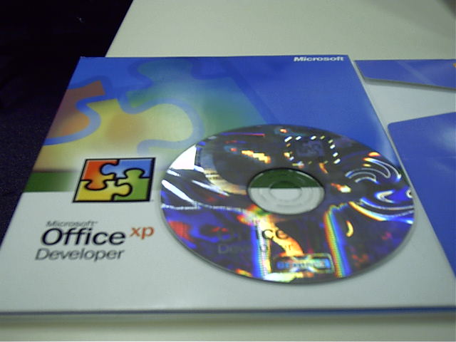 Work got the Office XP Developers Kit for me to play with. Mmmm, hologrammy