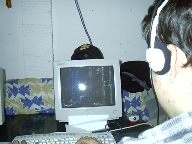 Draxy plays some lame Blizzard platform game