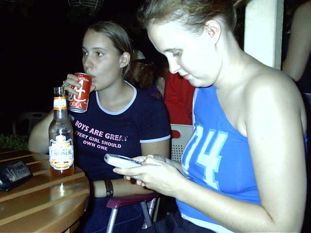 Siempre and Katie cyber-sms with some guy they accidently sent a erotic sms to.