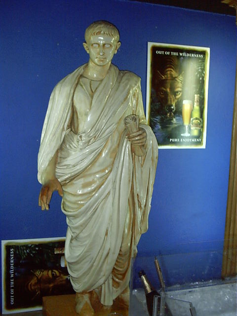 Kewl statue too
