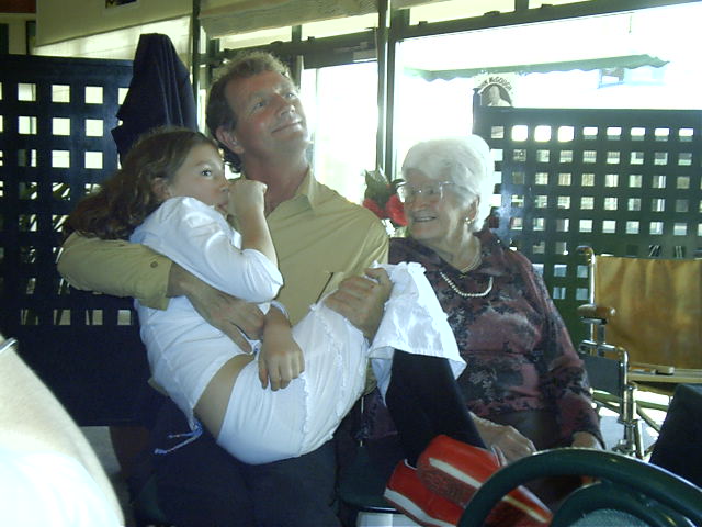 Awww, isn't that cute.... Dad (Dave, Roselle's husband) and one of their daughters