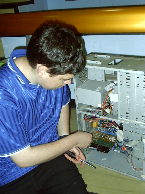 Draxy is replacing his motherboard