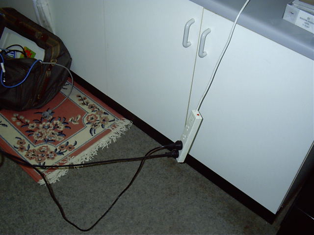 Once again, Draxy fails to use an extension cord.... or his brain.