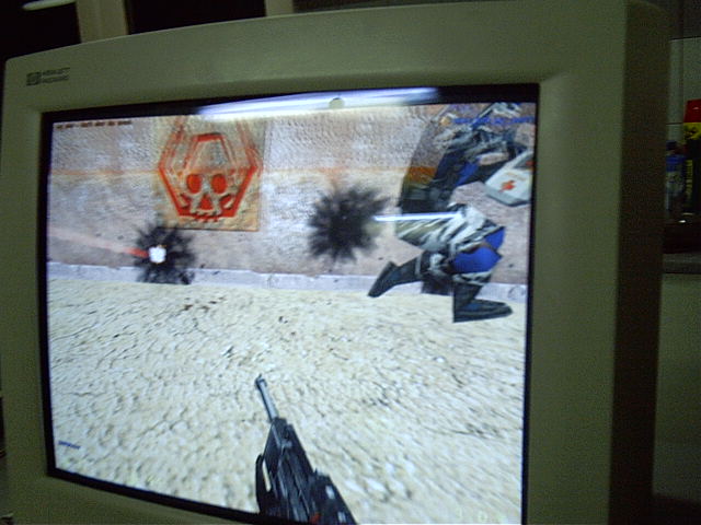 Draxy attempts to sniper the jumpy guy.