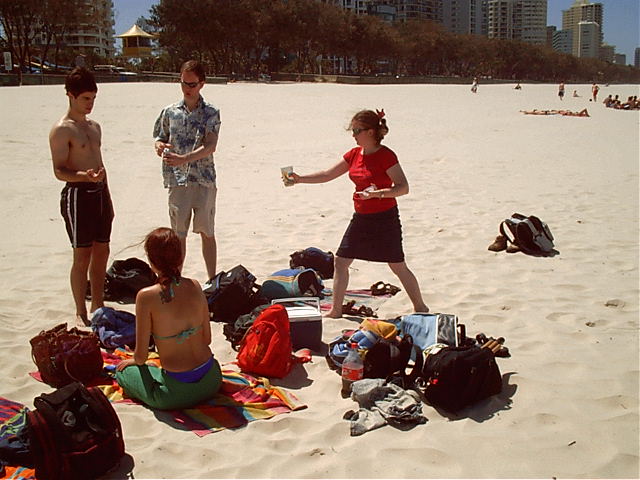 Kahless, Lui, Kewn and Cutie enjoy the beach
