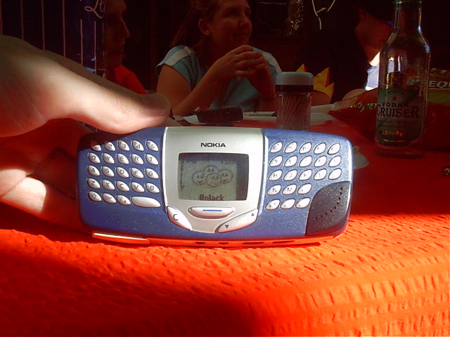 Slayer's kewl mp3 playing mobile